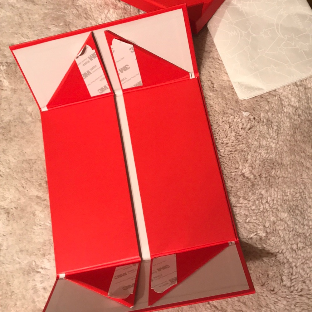 L’occitane red box - Picture 5 of 7
